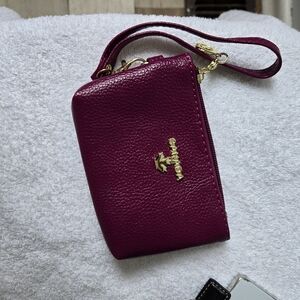 P335. Magenta Leather Coin Purse/Wallet NWOT